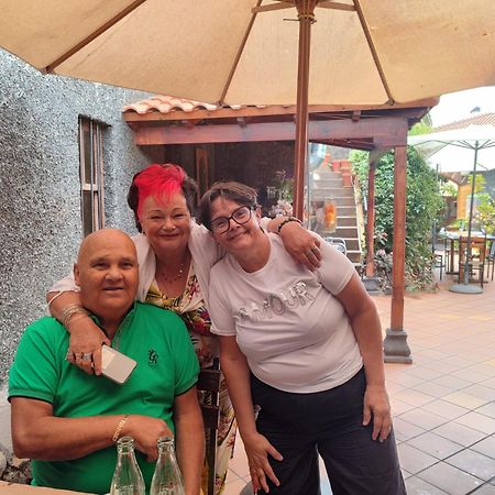 Lourdes 1 Casa Compartida Solo Con La Anfitriona Breña Baja Exterior foto
