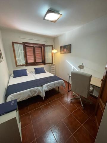 Lourdes 1 Casa Compartida Solo Con La Anfitriona Breña Baja Exterior foto