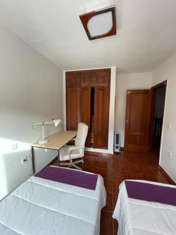 Lourdes 1 Casa Compartida Solo Con La Anfitriona Breña Baja Exterior foto